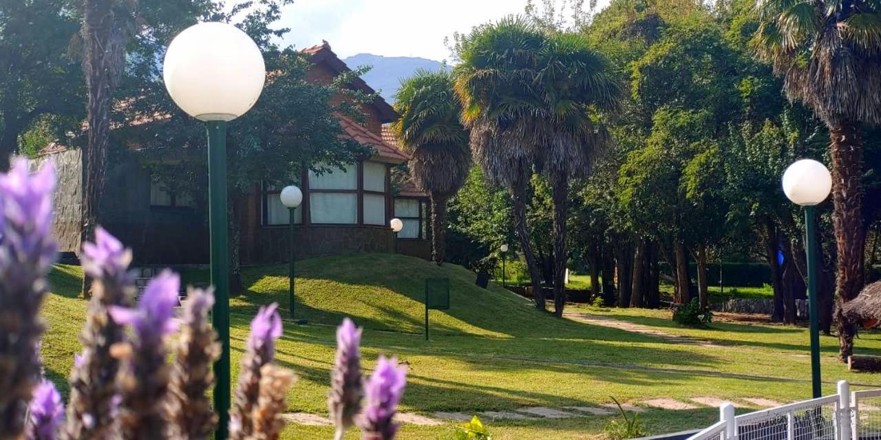 Cabanas El Refugio De Los Pajaros Merlo Exterior foto